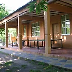 安布洛兹山谷旅游旅舍 旅馆 *