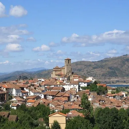 Turistico Valle Del Ambroz Auberge de jeunesse *